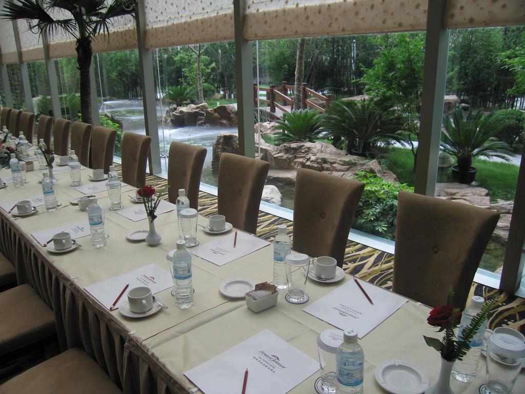 Howard Johnson All Suites Shanghai Bilik gambar